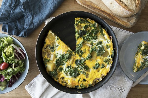 How to Craft a Gourmet Frittata with Spinach, Feta, and Cherry Tomatoes?
